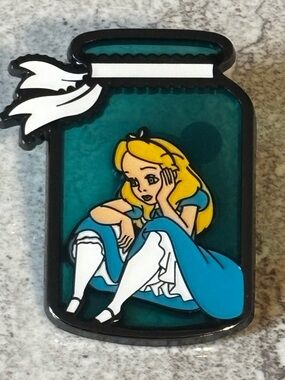 Alice in Wonderland Disney Pin: Drink Me Bottle